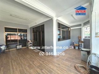 For sale 4 bedrooms townhouse in Huai Khwang, Bangkok