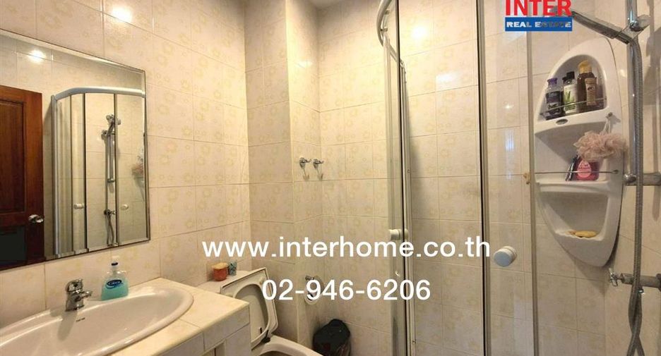 Reihenhaus zum Kauf mit 4 Zimmer in Huai Khwang, Bangkok
