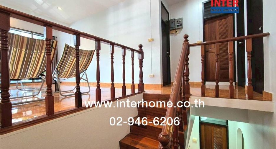 Reihenhaus zum Kauf mit 4 Zimmer in Huai Khwang, Bangkok