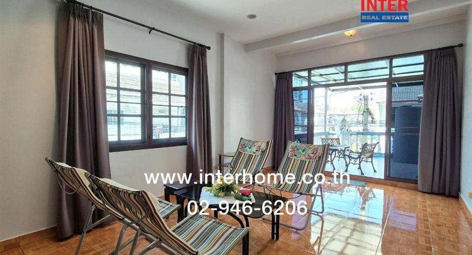 Reihenhaus zum Kauf mit 4 Zimmer in Huai Khwang, Bangkok