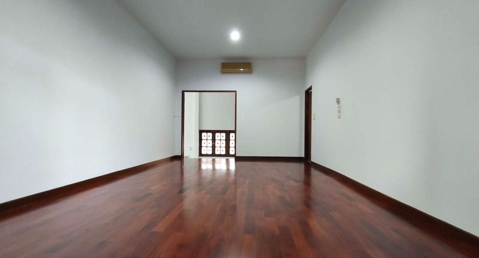 For sale 2 bedrooms house in Lat Phrao, Bangkok