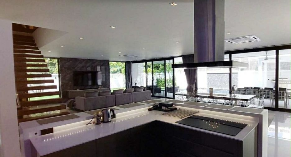 For sale 7 bedrooms house in Bang Lamung, Chonburi