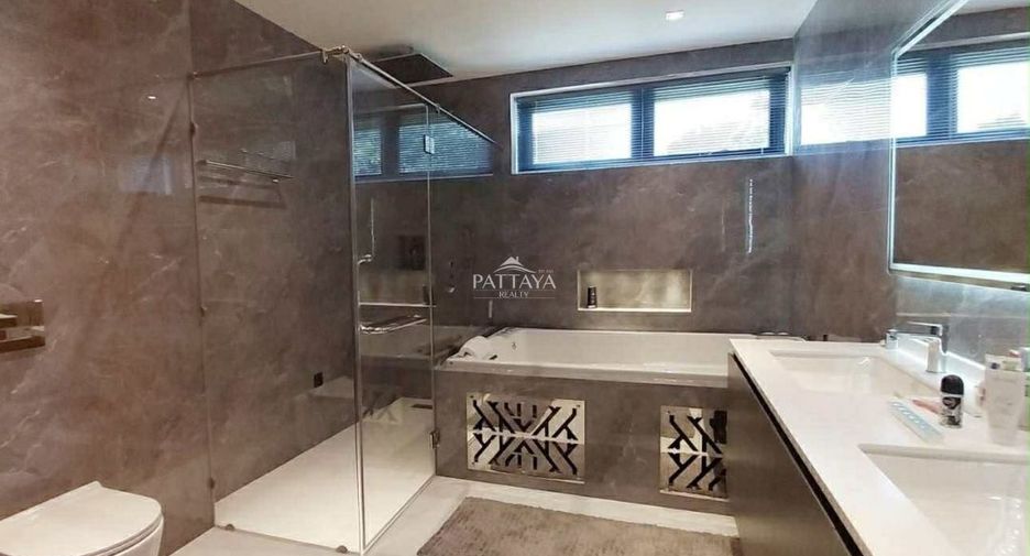 For sale 7 bedrooms house in Bang Lamung, Chonburi