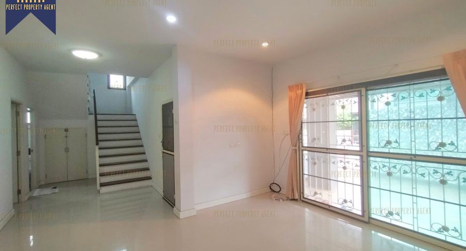 For sale 5 bedrooms house in Lat Krabang, Bangkok