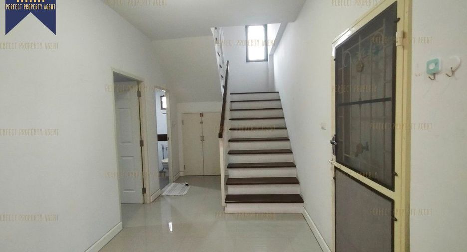 For sale 5 bedrooms house in Lat Krabang, Bangkok