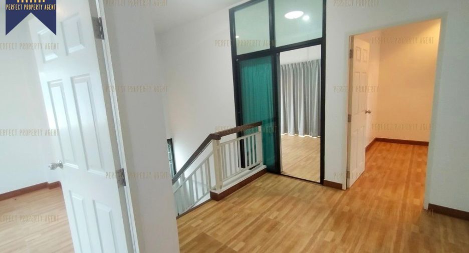 For sale 5 bedrooms house in Lat Krabang, Bangkok