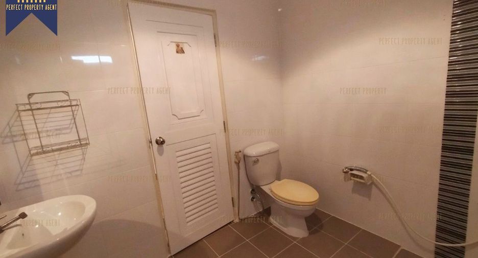 For sale 5 bedrooms house in Lat Krabang, Bangkok