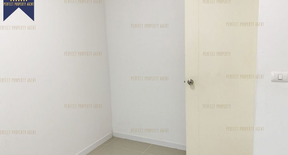 Casa adosada en venta de 3 habitaciones en Bang Phli, Samut Prakan
