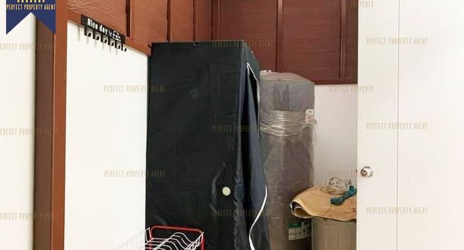 Casa adosada en venta de 3 habitaciones en Bang Phli, Samut Prakan