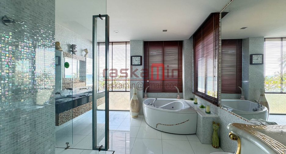 For sale 3 bedrooms condo in Bang Lamung, Chonburi