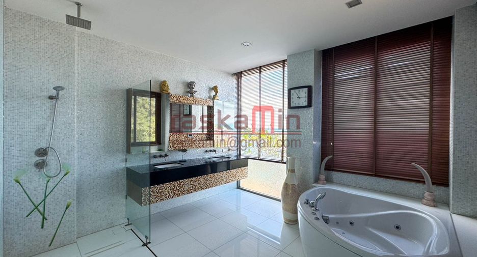 For sale 3 bedrooms condo in Bang Lamung, Chonburi