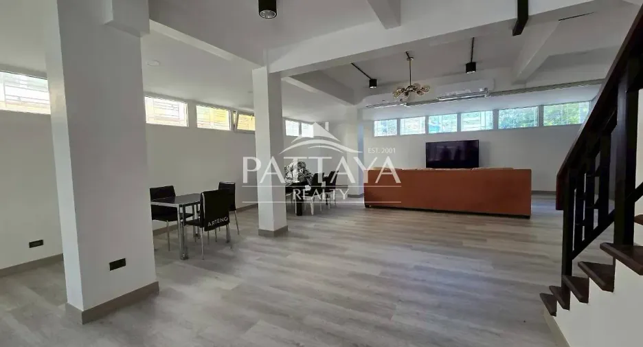 出租 和 出售 4 卧室 独立屋 在 Bang Lamung, Chon Buri