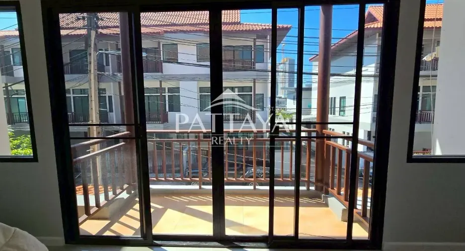 出租 和 出售 4 卧室 独立屋 在 Bang Lamung, Chon Buri
