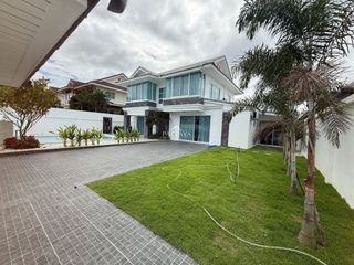 Casa en venta de 5 habitaciones en Bang Lamung, Chonburi