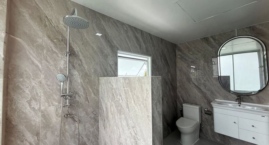 Casa en venta de 5 habitaciones en Bang Lamung, Chonburi