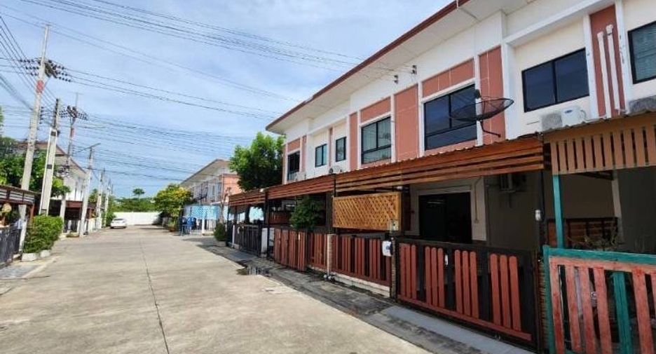For sale 4 bedrooms townhouse in Ban Pho, Chachoengsao