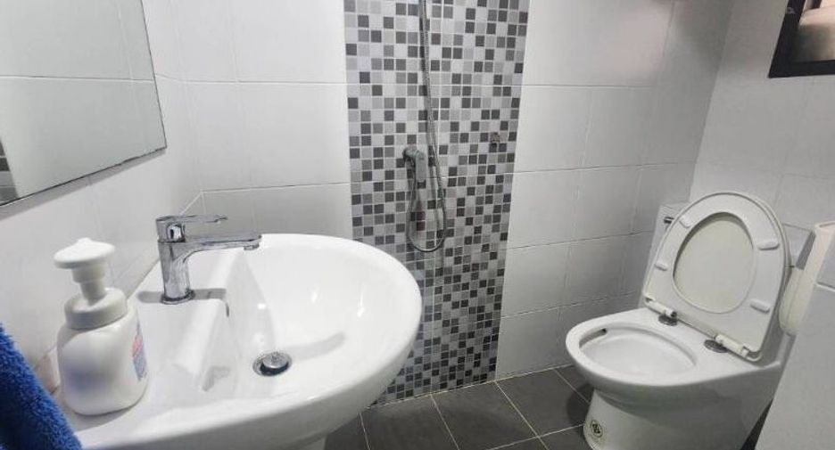 For sale 4 bedrooms townhouse in Ban Pho, Chachoengsao