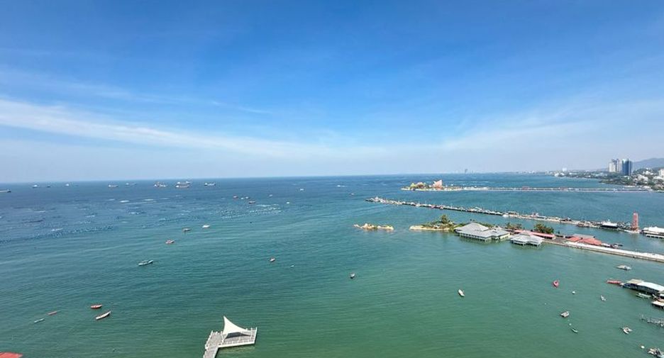 For rent 2 bedrooms condo in Si Racha, Chonburi