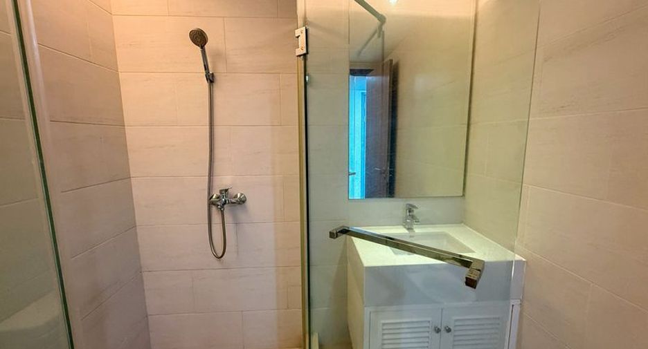 For rent 2 bedrooms condo in Si Racha, Chonburi
