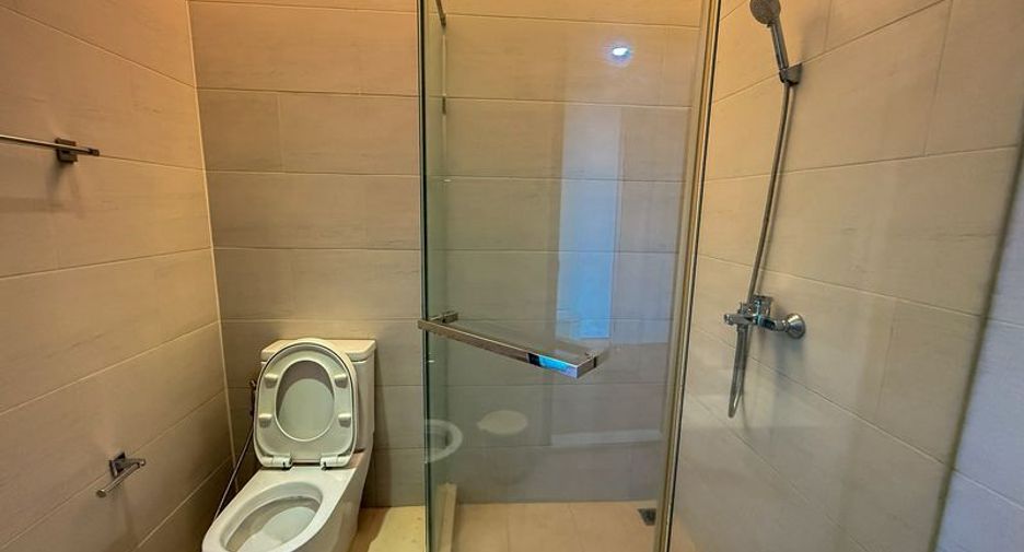 For rent 2 bedrooms condo in Si Racha, Chonburi