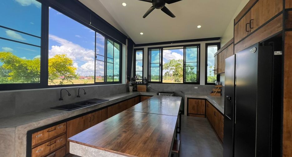 Casa en venta de 5 habitaciones en Doi Saket, Chiang Mai