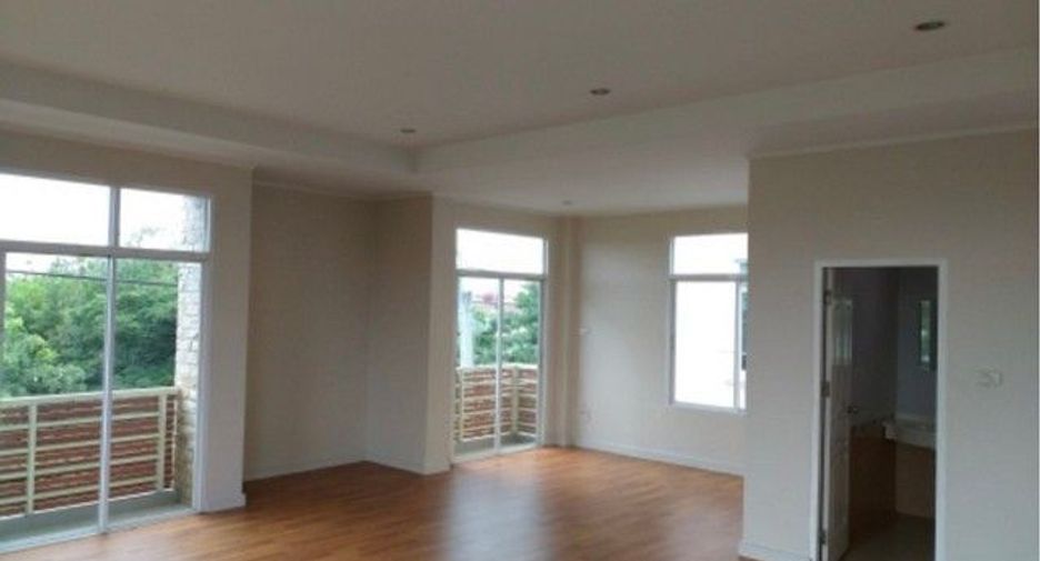 For rent 1 bed retail Space in Saphan Sung, Bangkok