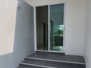 For sale 3 bedrooms house in Ban Pho, Chachoengsao