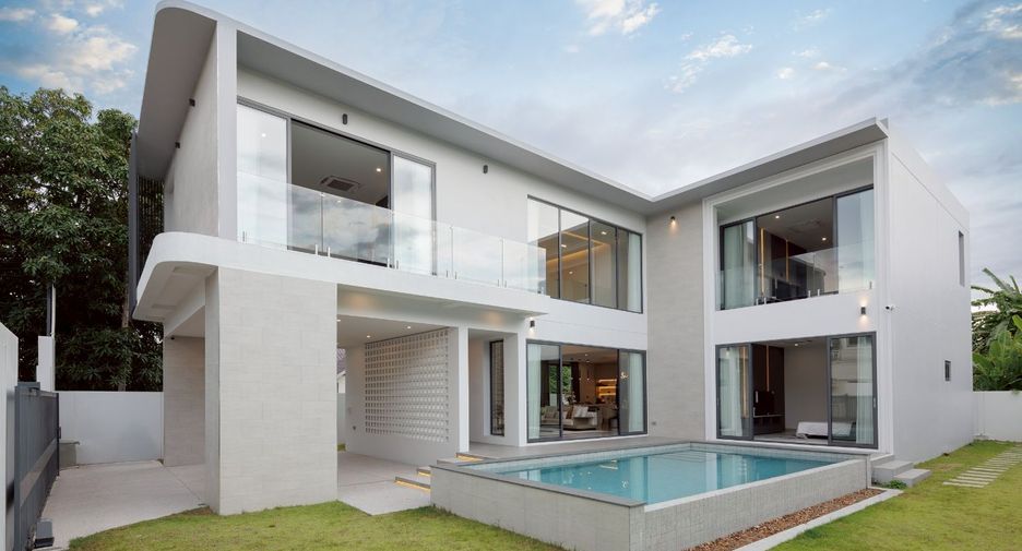 For sale 4 bedrooms villa in San Sai, Chiang Mai