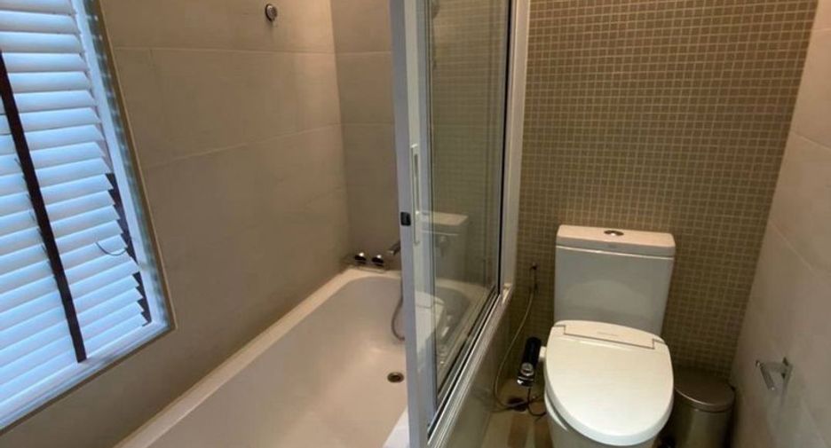 For sale 1 bed condo in Si Racha, Chonburi