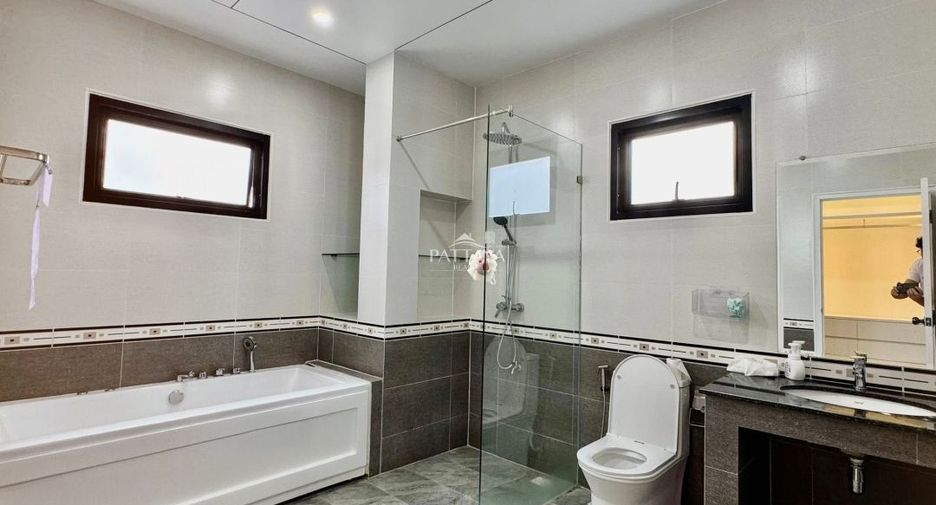 For rent 4 bedrooms house in Bang Lamung, Chonburi