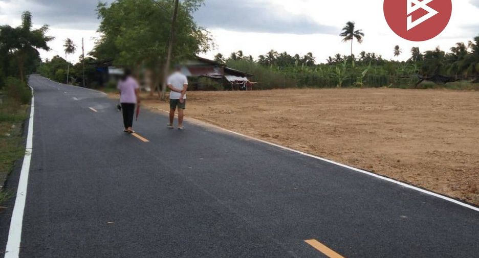 出售 土地 在 Nakhon Chai Si, Nakhon Pathom