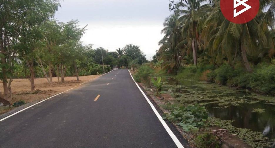 出售 土地 在 Nakhon Chai Si, Nakhon Pathom