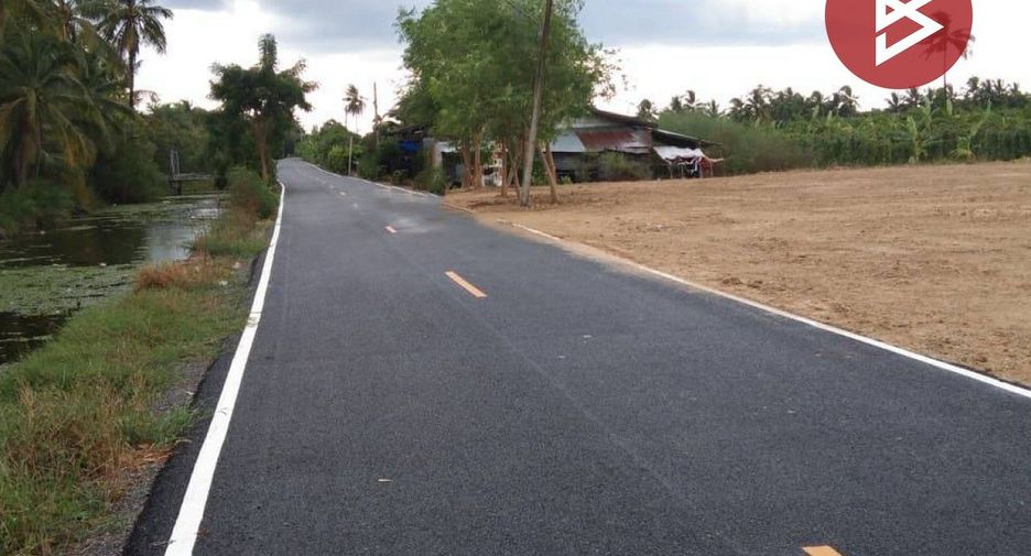 出售 土地 在 Nakhon Chai Si, Nakhon Pathom