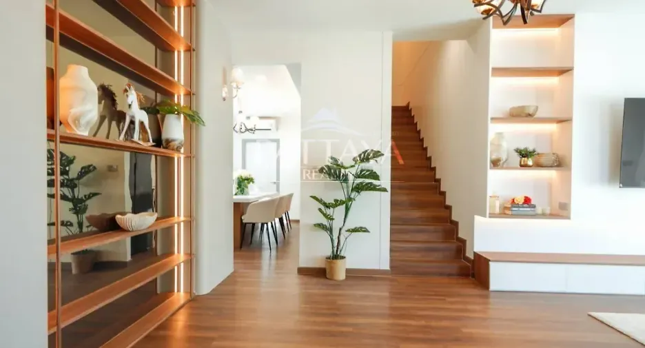 For rent and for sale 4 bedrooms villa in Bang Lamung, Chonburi