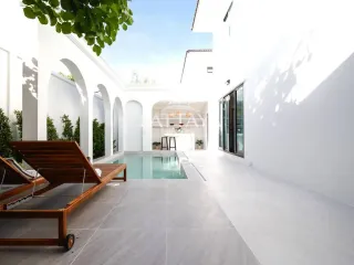 Villa en alquiler y en venta de 4 habitaciones en Bang Lamung, Chonburi