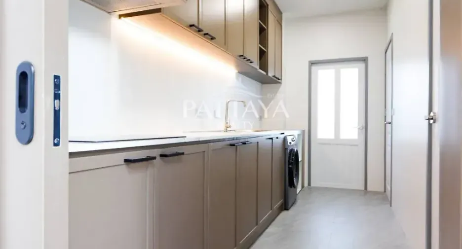 For rent and for sale 4 bedrooms villa in Bang Lamung, Chonburi