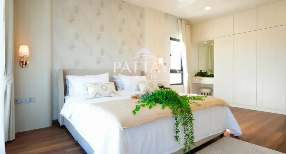 For rent and for sale 4 bedrooms villa in Bang Lamung, Chonburi