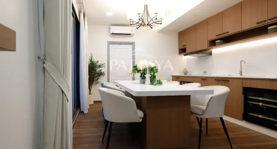 For rent and for sale 4 bedrooms villa in Bang Lamung, Chonburi