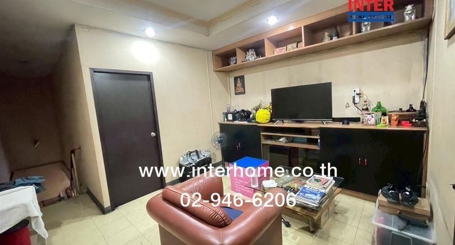 Gewerbefläche zum Kauf mit 4 Zimmer in Khlong Toei, Bangkok