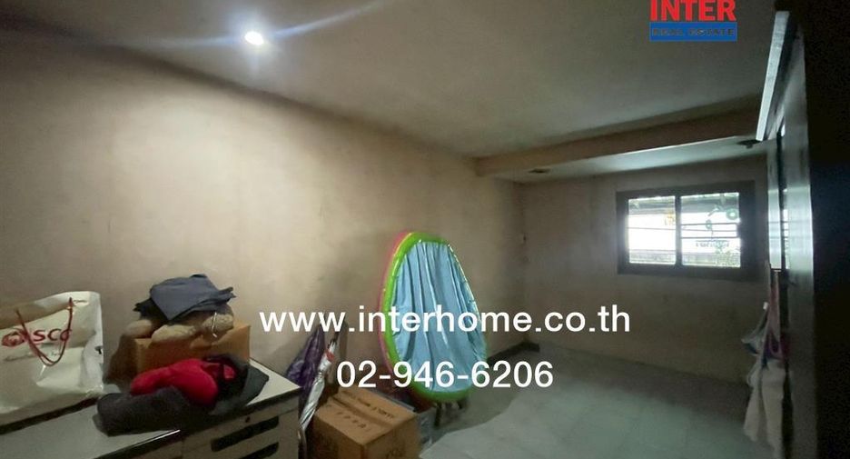 Gewerbefläche zum Kauf mit 4 Zimmer in Khlong Toei, Bangkok