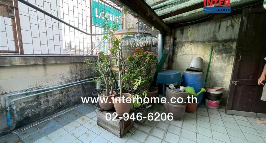 Gewerbefläche zum Kauf mit 4 Zimmer in Khlong Toei, Bangkok