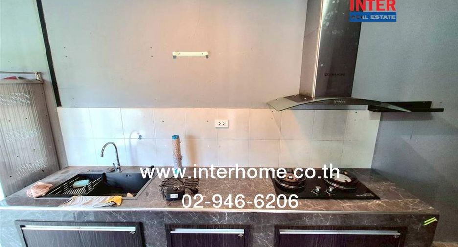 Casa adosada en alquiler y en venta de 4 habitaciones en Bang Bua Thong, Nonthaburi