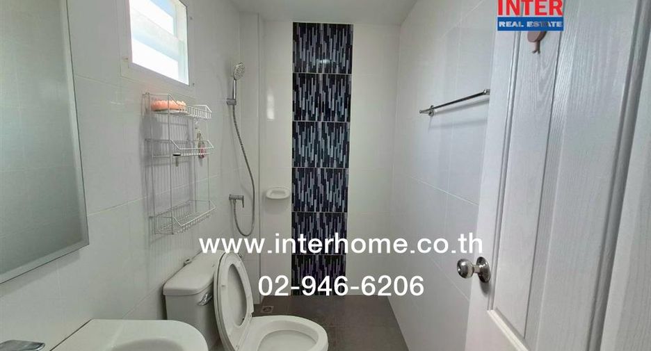 Casa adosada en alquiler y en venta de 4 habitaciones en Bang Bua Thong, Nonthaburi