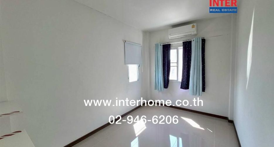 Casa adosada en alquiler y en venta de 4 habitaciones en Bang Bua Thong, Nonthaburi