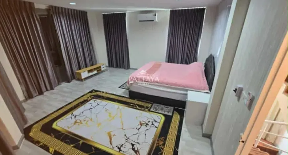 For rent そして for sale 5 ベッドルーム house in Bang Lamung, Chonburi