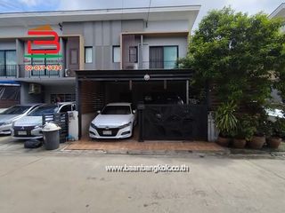 For sale 3 bedrooms townhouse in Khan Na Yao, Bangkok
