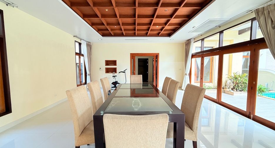 For sale 4 bedrooms villa in Sattahip, Chonburi