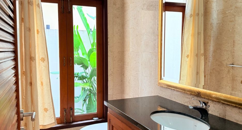 For sale 4 bedrooms villa in Sattahip, Chonburi