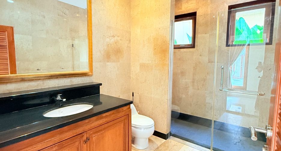 For sale 4 bedrooms villa in Sattahip, Chonburi