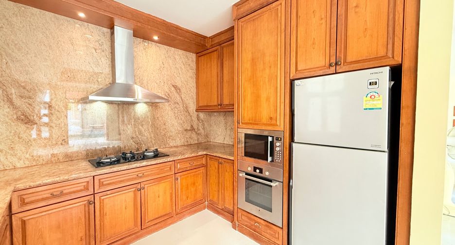 For sale 4 bedrooms villa in Sattahip, Chonburi